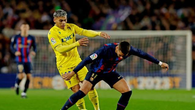 开云体育登录-【西甲】罗伯托传射莱万破门，巴萨2比0加的斯