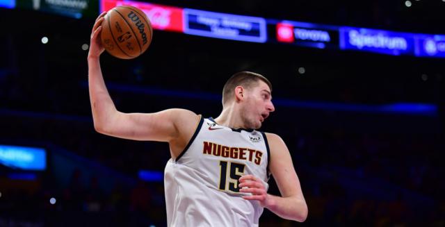 开云体育入口-半场三双！詹姆斯都做不到的事情约基奇已无限接近